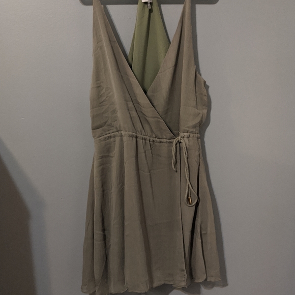 Tobi Wrap Dress - Picture 3 of 6